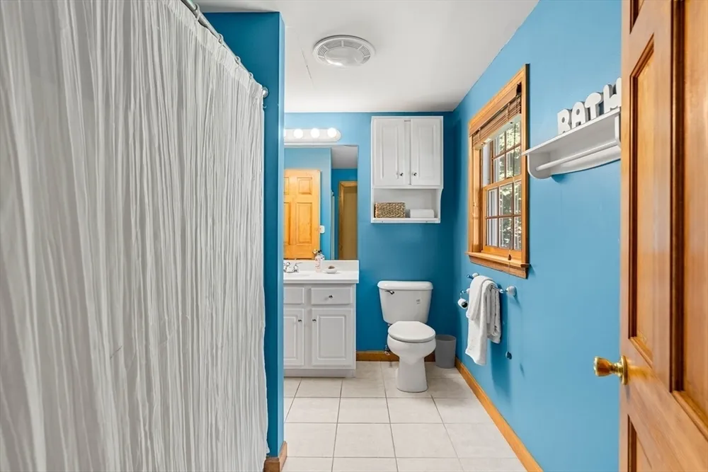 95 Maryland Ave, Lowell, MA 01851