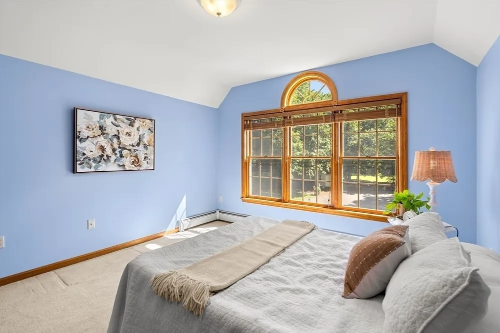 95 Maryland Ave, Lowell, MA 01851