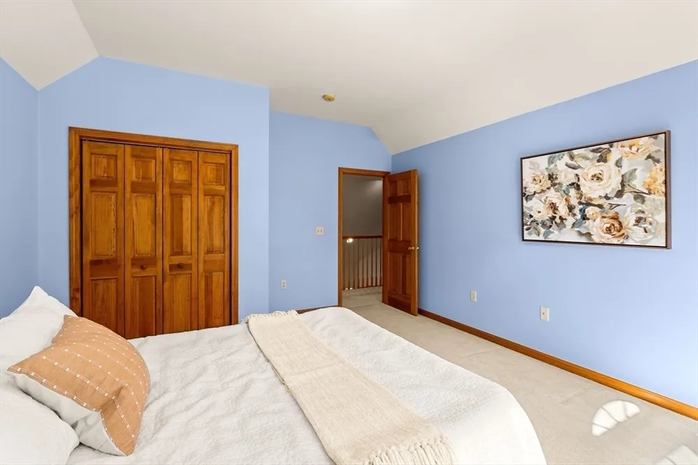 95 Maryland Ave, Lowell, MA 01851