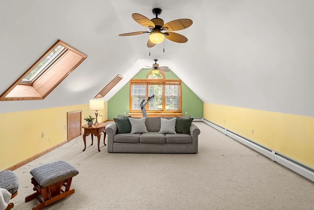 95 Maryland Ave, Lowell, MA 01851