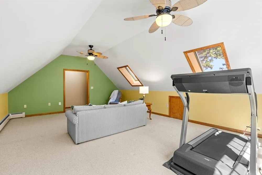 95 Maryland Ave, Lowell, MA 01851