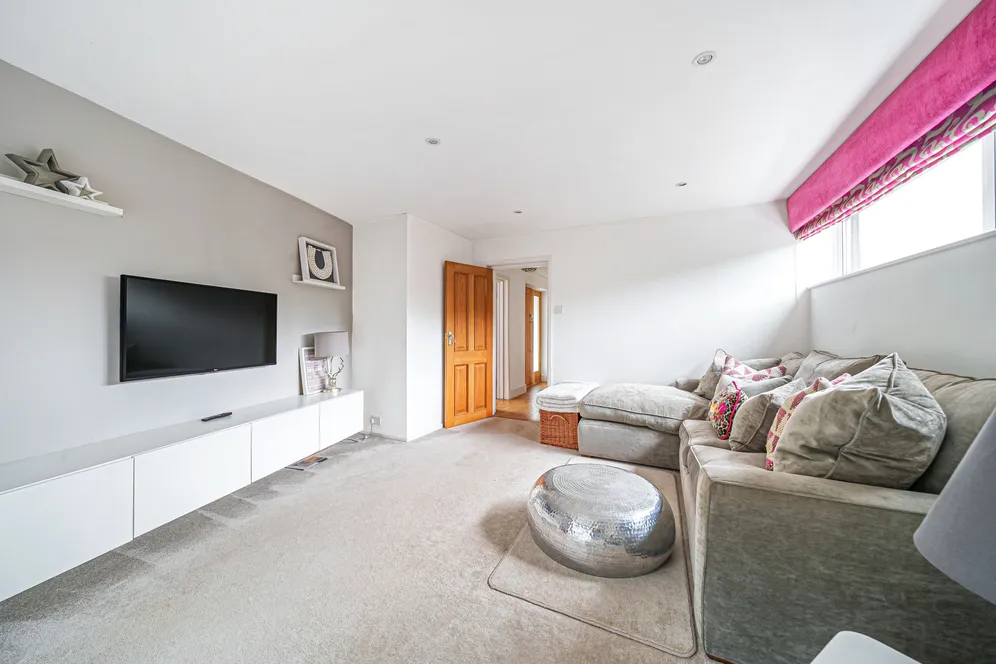 Harestock Road, Winchester, SO22 photo 6