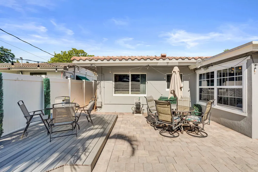 1036 NE 9th Ave, Fort Lauderdale, FL 33304