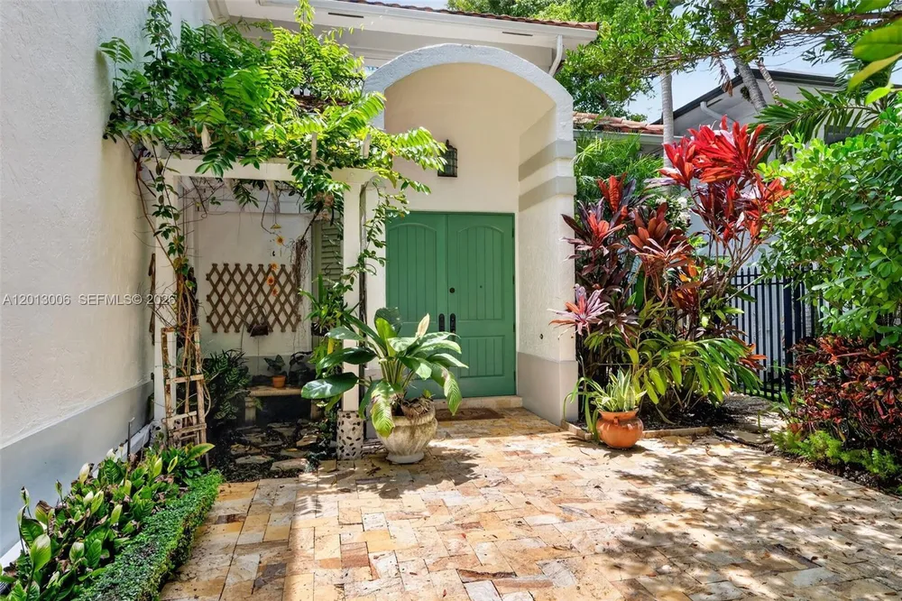 1818 Espanola Dr, Miami, FL 33133