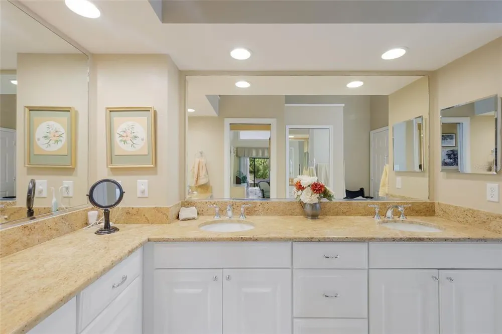 851 Faulkwood Ct, Sarasota, FL 34232