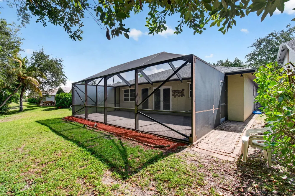 201 Del Rio Blvd, Boca Raton, FL 33432