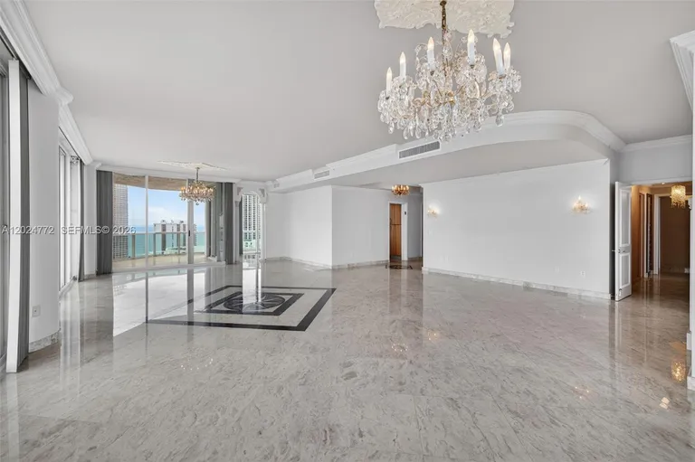 16500 Collins Ave, Sunny Isles Beach, FL 33160