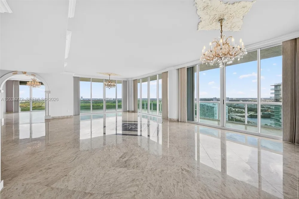 16500 Collins Ave, Sunny Isles Beach, FL 33160