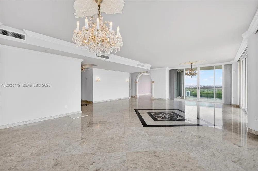 16500 Collins Ave, Sunny Isles Beach, FL 33160