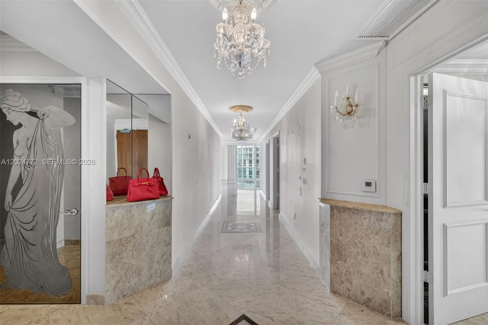 16500 Collins Ave, Sunny Isles Beach, FL 33160