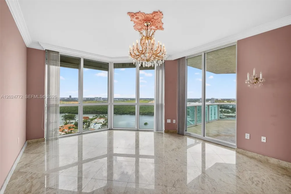 16500 Collins Ave, Sunny Isles Beach, FL 33160