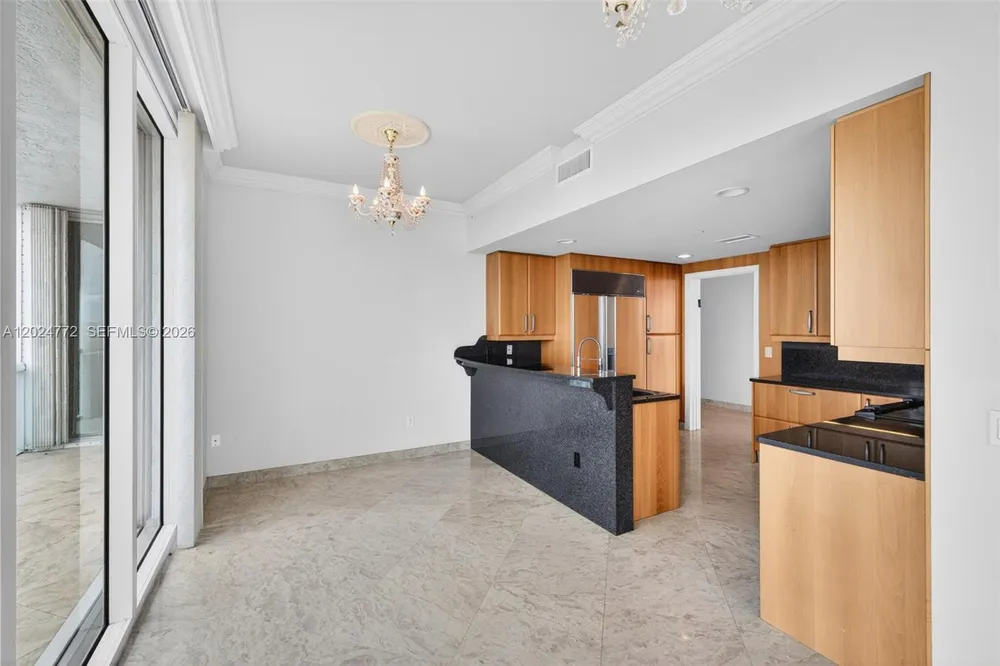 16500 Collins Ave, Sunny Isles Beach, FL 33160