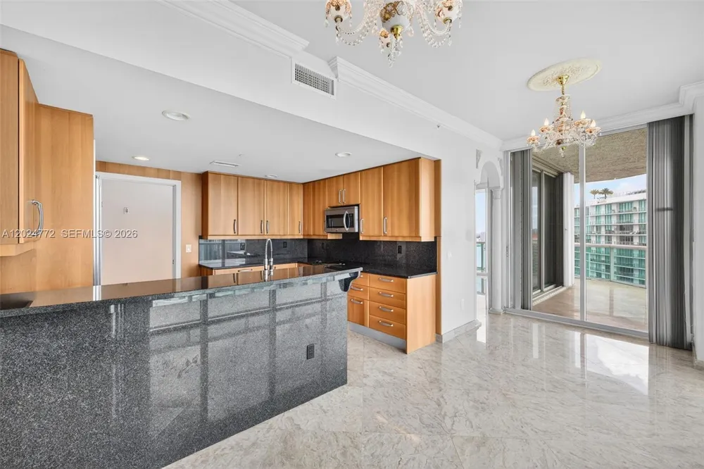 16500 Collins Ave, Sunny Isles Beach, FL 33160