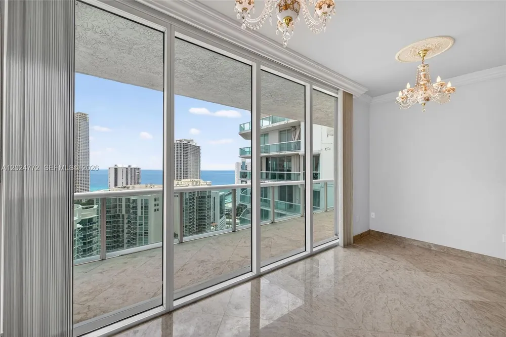 16500 Collins Ave, Sunny Isles Beach, FL 33160
