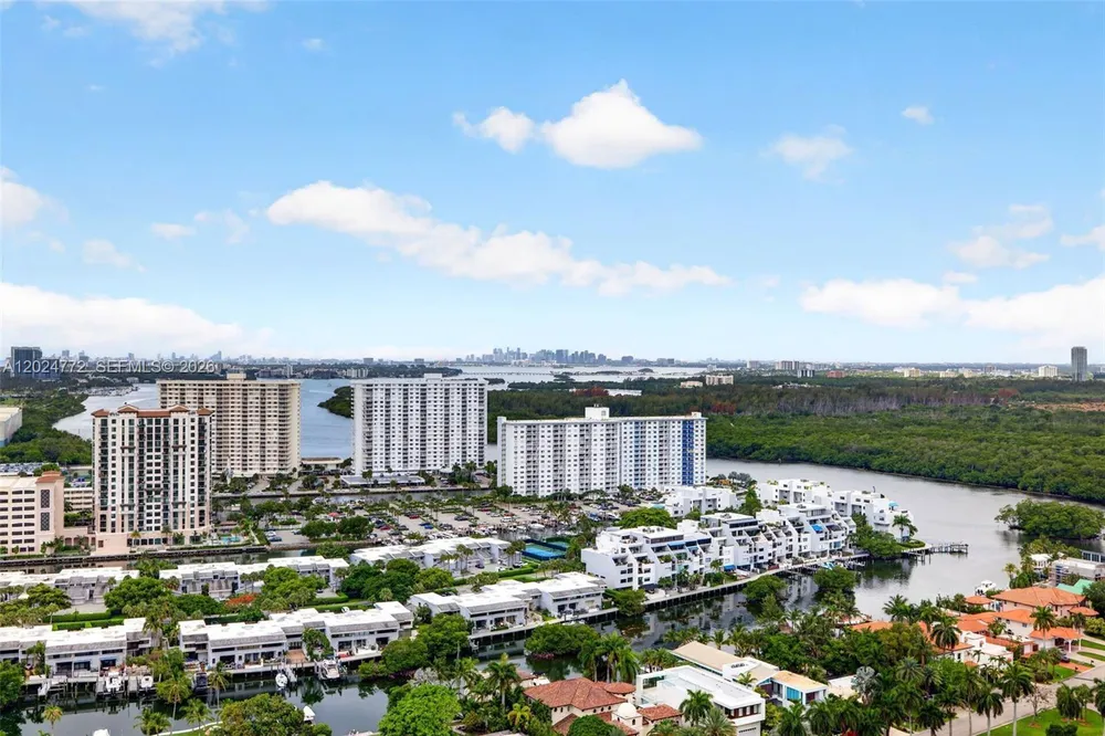 16500 Collins Ave, Sunny Isles Beach, FL 33160