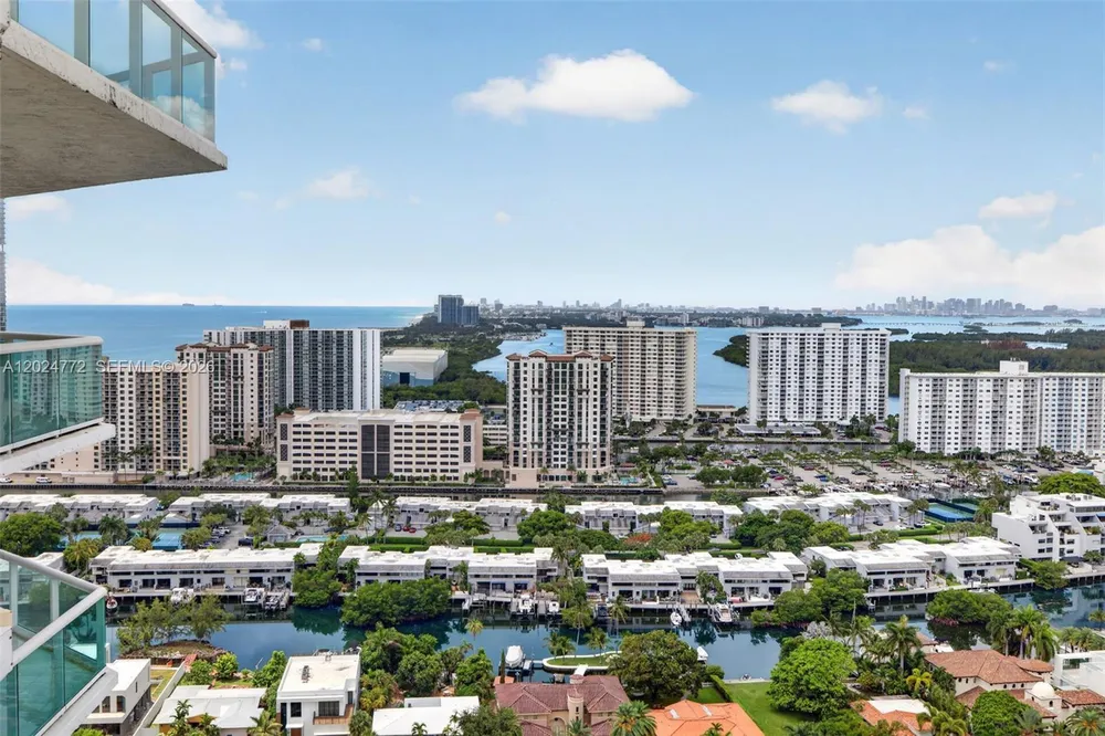16500 Collins Ave, Sunny Isles Beach, FL 33160