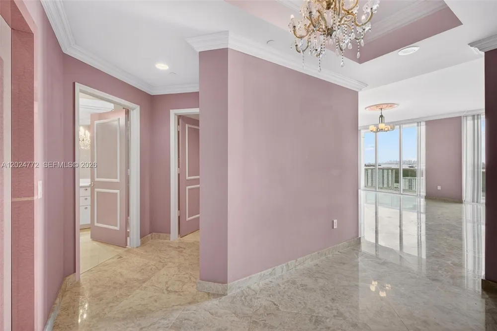 16500 Collins Ave, Sunny Isles Beach, FL 33160