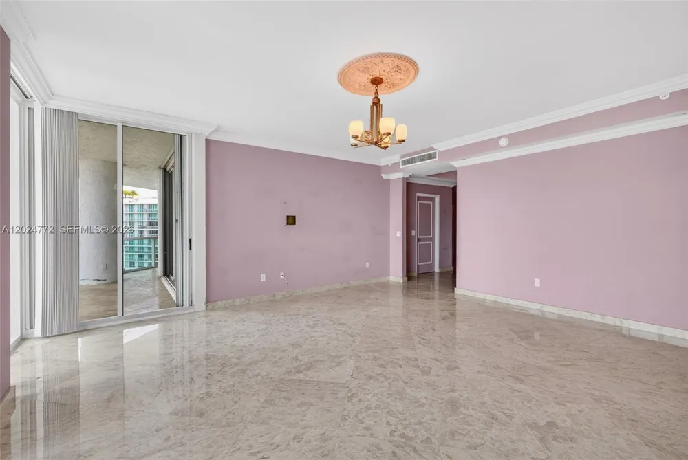 16500 Collins Ave, Sunny Isles Beach, FL 33160
