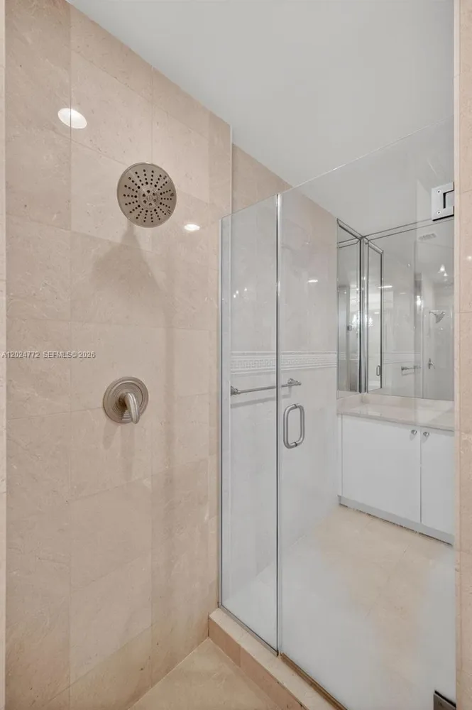 16500 Collins Ave, Sunny Isles Beach, FL 33160