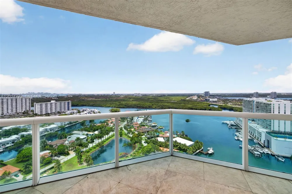 16500 Collins Ave, Sunny Isles Beach, FL 33160