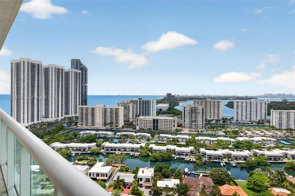 16500 Collins Ave, Sunny Isles Beach, FL 33160