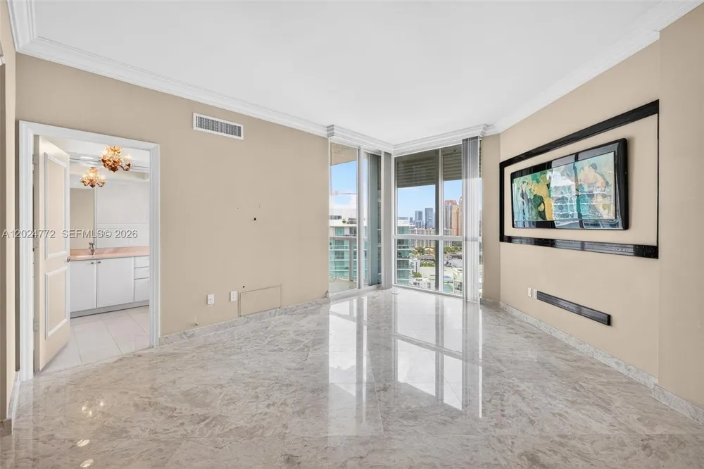 16500 Collins Ave, Sunny Isles Beach, FL 33160