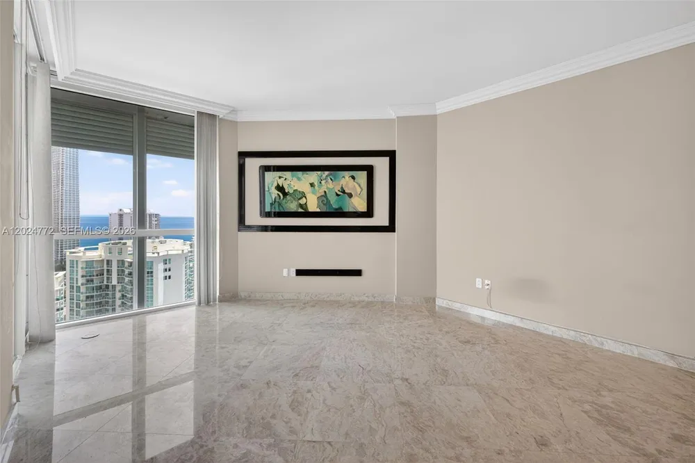 16500 Collins Ave, Sunny Isles Beach, FL 33160