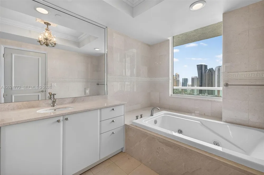 16500 Collins Ave, Sunny Isles Beach, FL 33160