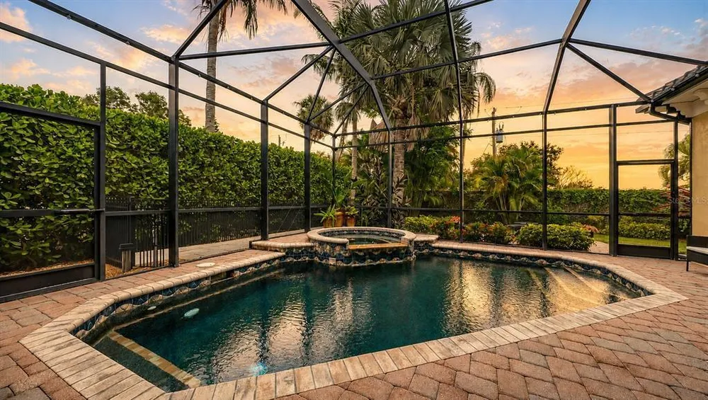 1630 Assisi Dr, Sarasota, FL 34231