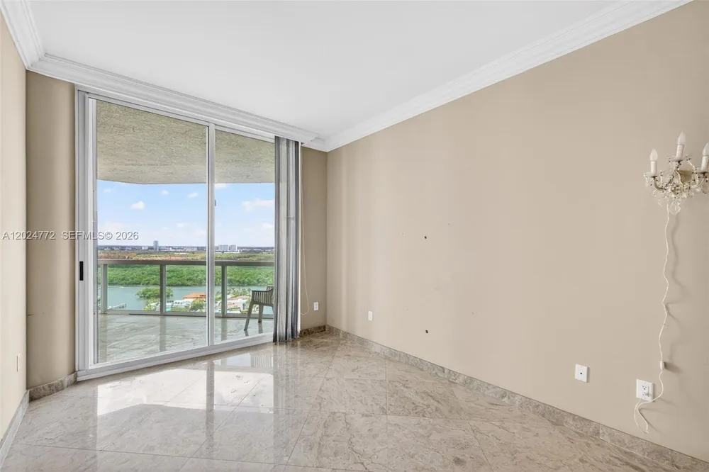 16500 Collins Ave, Sunny Isles Beach, FL 33160