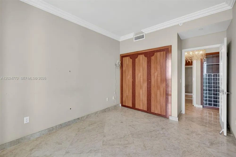 16500 Collins Ave, Sunny Isles Beach, FL 33160