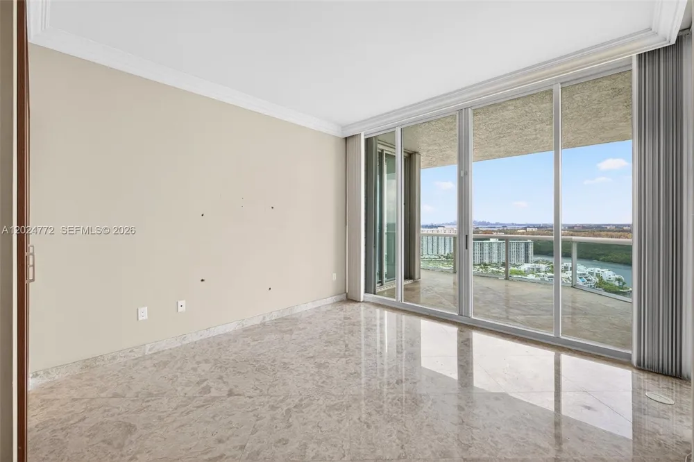 16500 Collins Ave, Sunny Isles Beach, FL 33160
