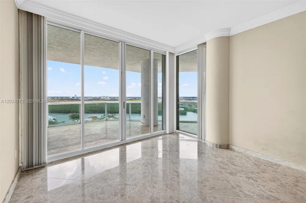 16500 Collins Ave, Sunny Isles Beach, FL 33160