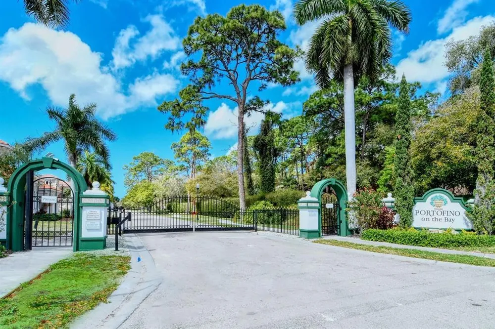 1630 Assisi Dr, Sarasota, FL 34231
