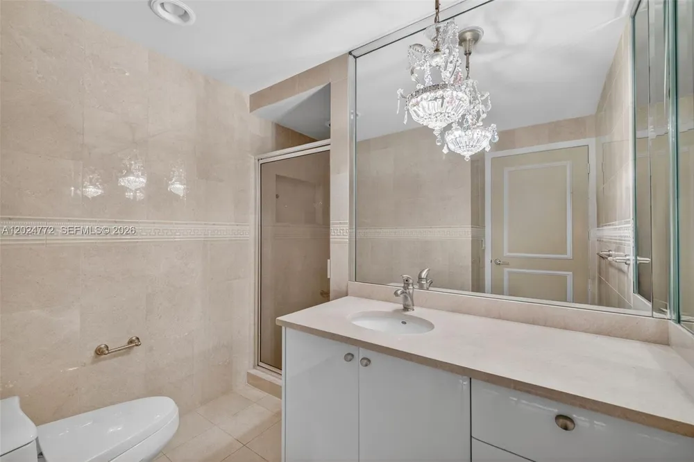 16500 Collins Ave, Sunny Isles Beach, FL 33160