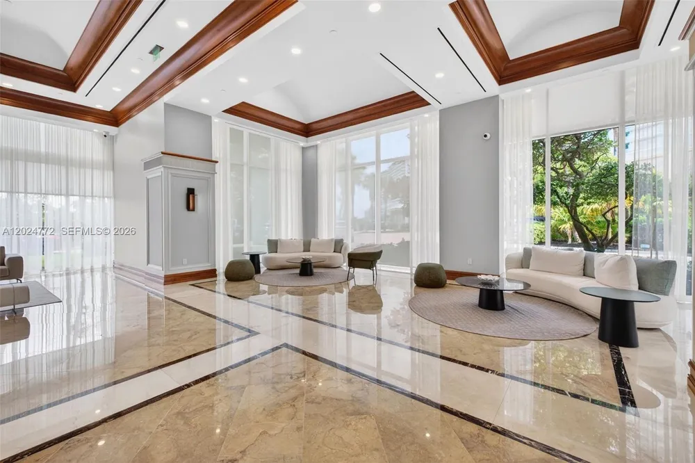 16500 Collins Ave, Sunny Isles Beach, FL 33160