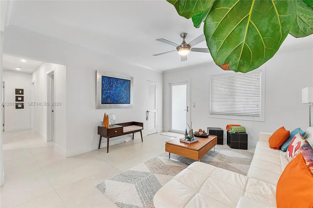 301 Hampton Ln, Key Biscayne, FL 33149