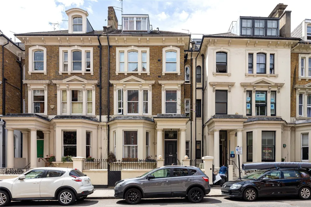 Earl's Court Road, Earl's Court, SW5