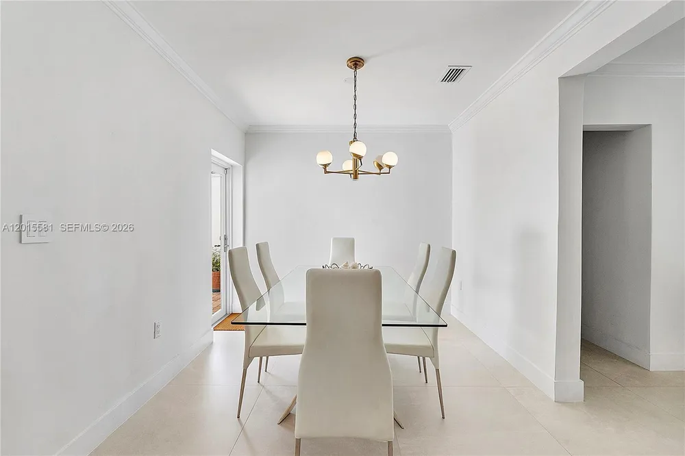 301 Hampton Ln, Key Biscayne, FL 33149
