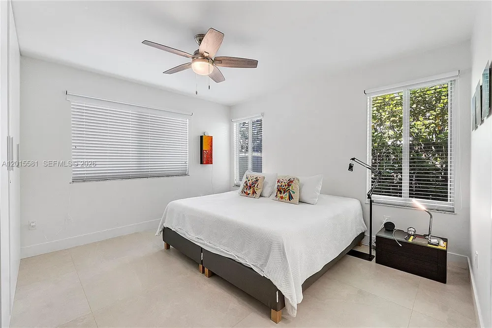 301 Hampton Ln, Key Biscayne, FL 33149