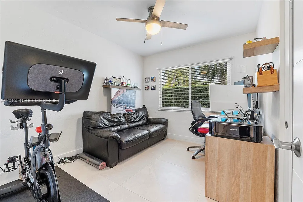 301 Hampton Ln, Key Biscayne, FL 33149