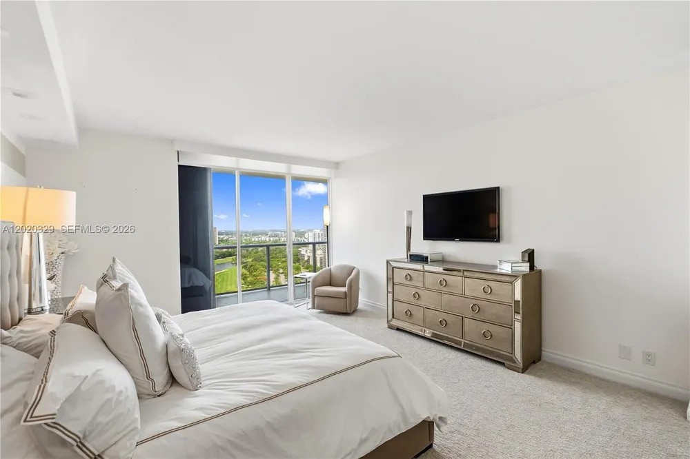 20281 E Country Club Dr, Aventura, FL 33180