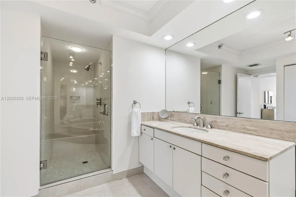 20281 E Country Club Dr, Aventura, FL 33180