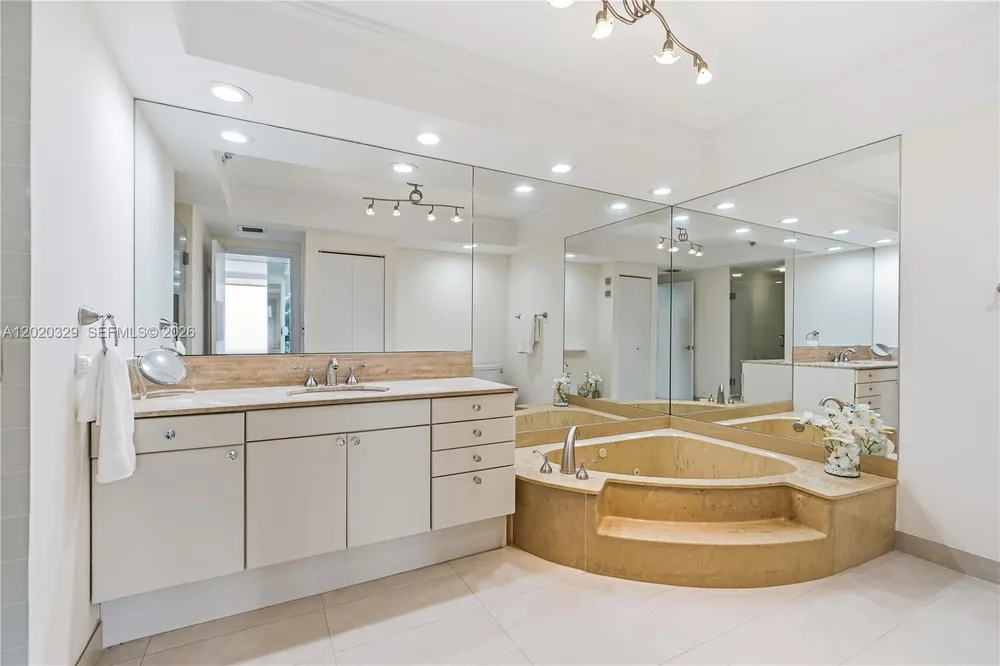 20281 E Country Club Dr, Aventura, FL 33180
