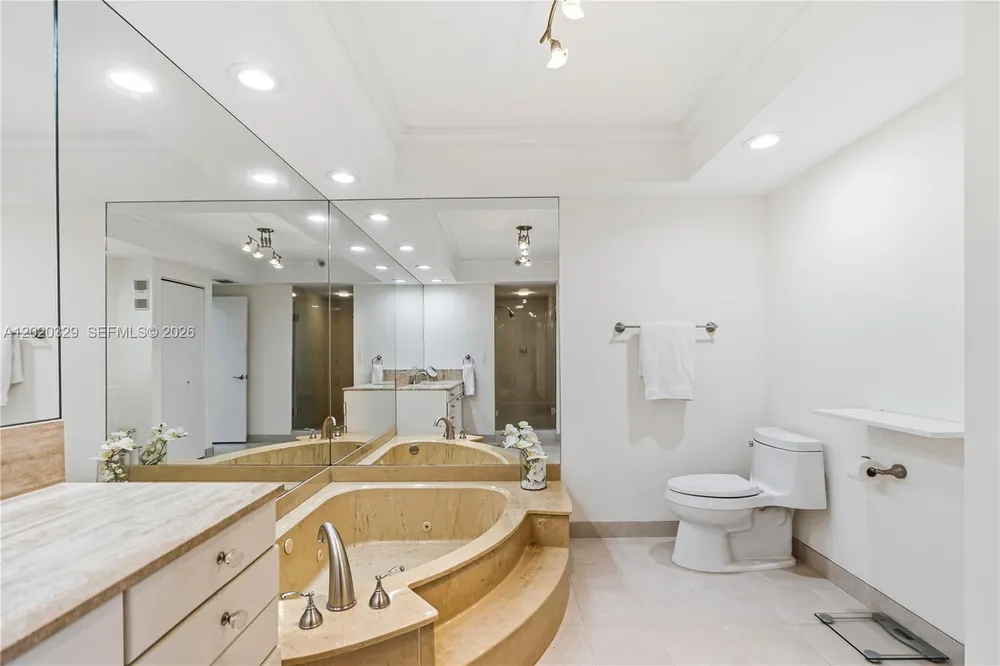 20281 E Country Club Dr, Aventura, FL 33180