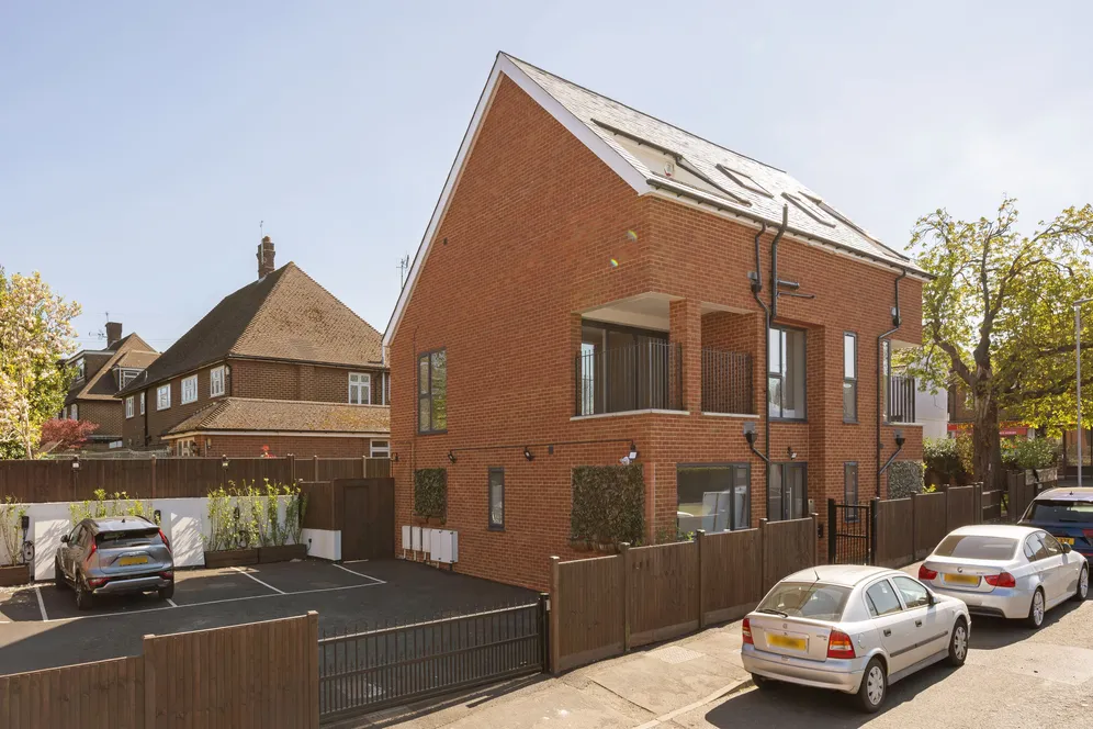 Flat 4 The Catsey Catsey Lane, Bushey, WD23 photo 2