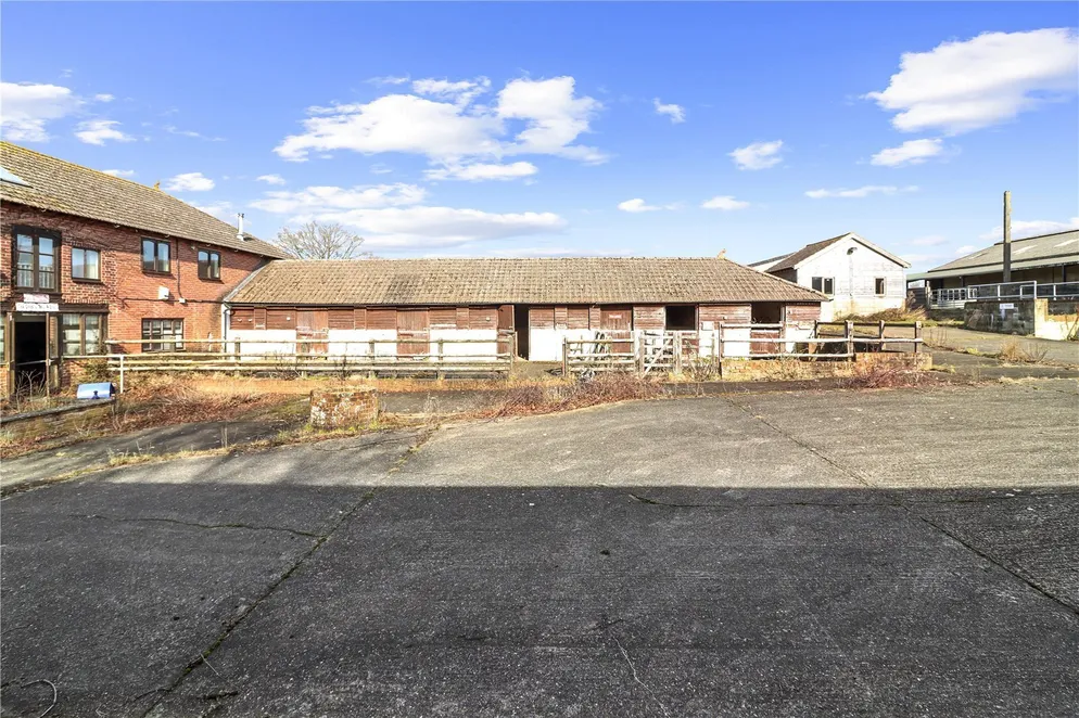 Property carousel item 3