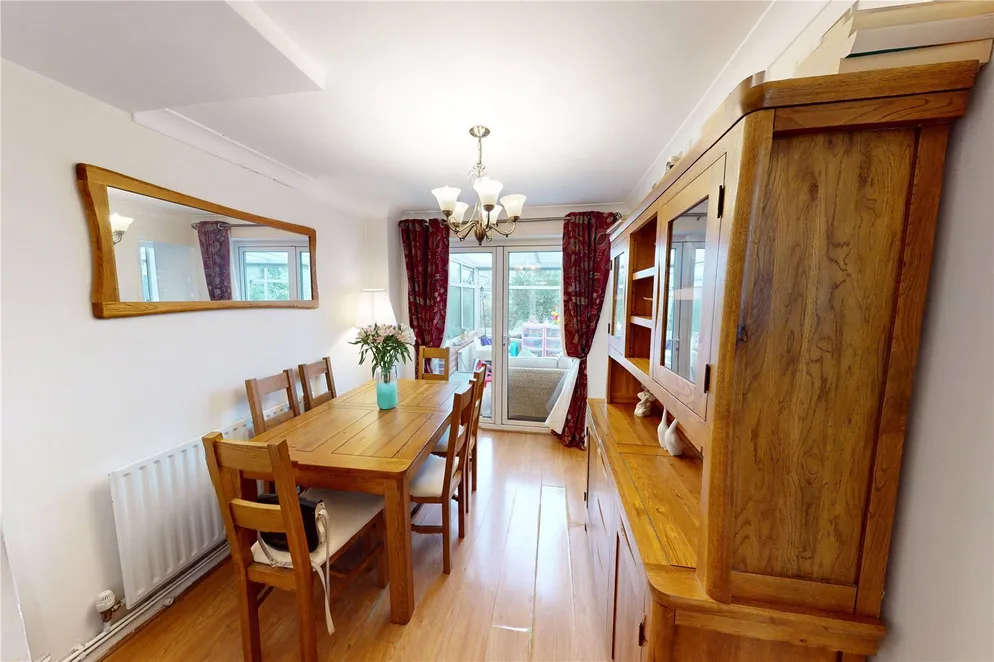 Property carousel item 4