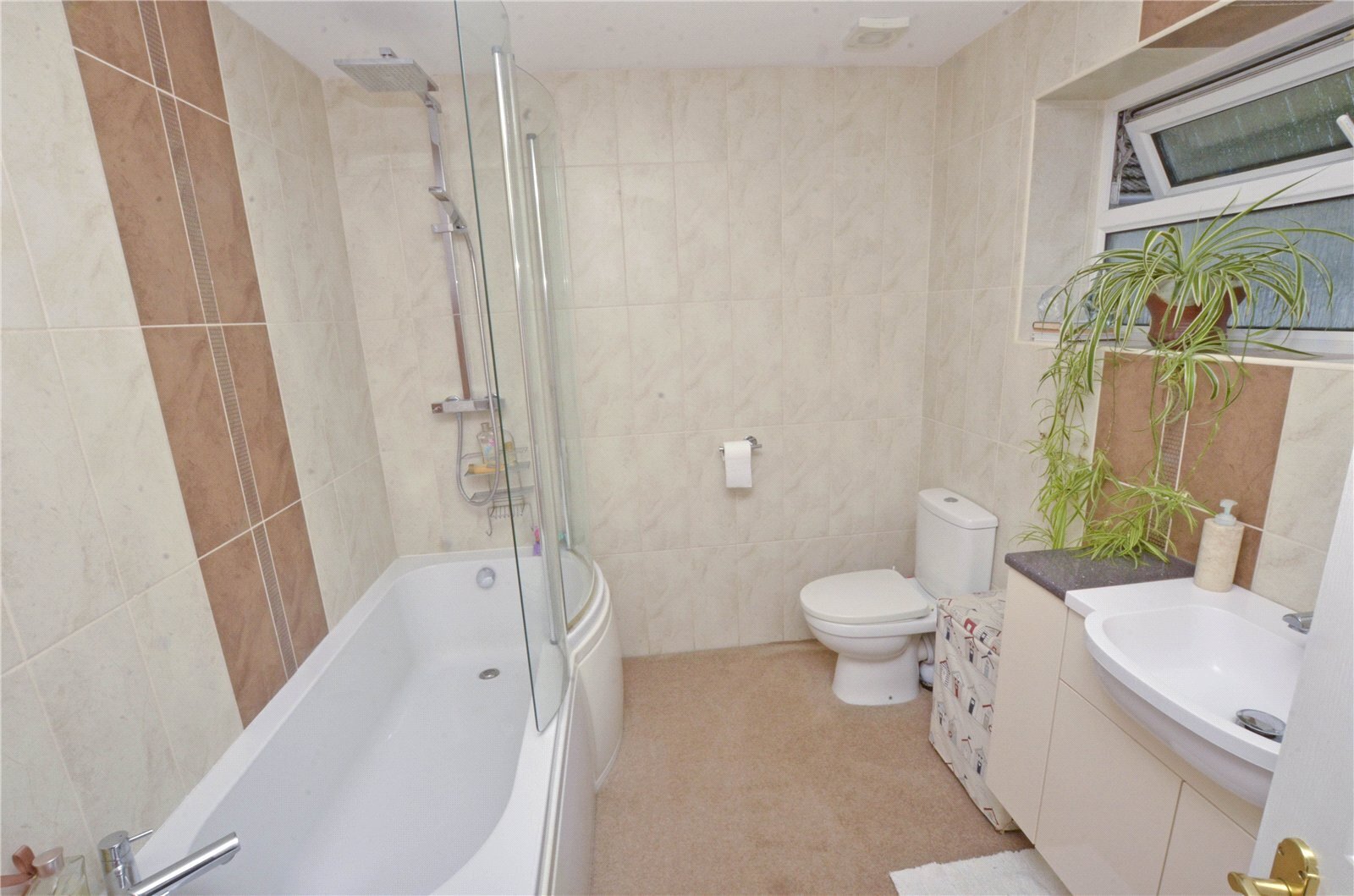 Avon Road, West Moors, Ferndown, Dorset, BH22 Image 17