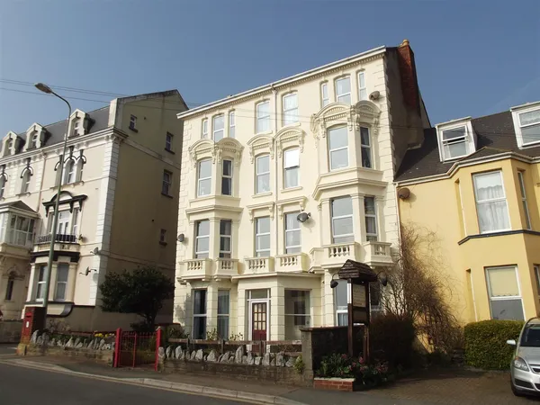 1 Bedroom Apartment - Dawlish